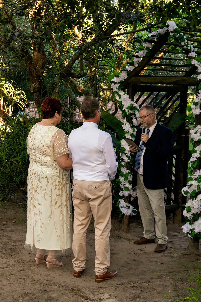 Weddingarch-1.jpg